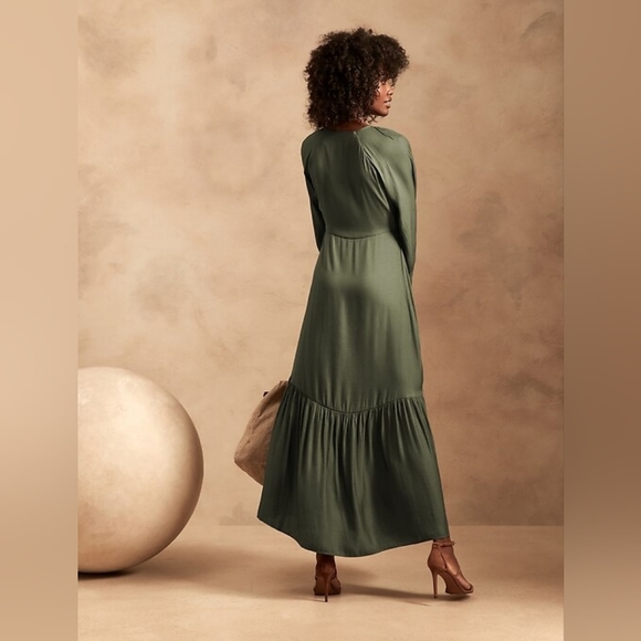 Banana Republic, v-neck maxi dress, orange red, size 0 - Picture 4 of 5